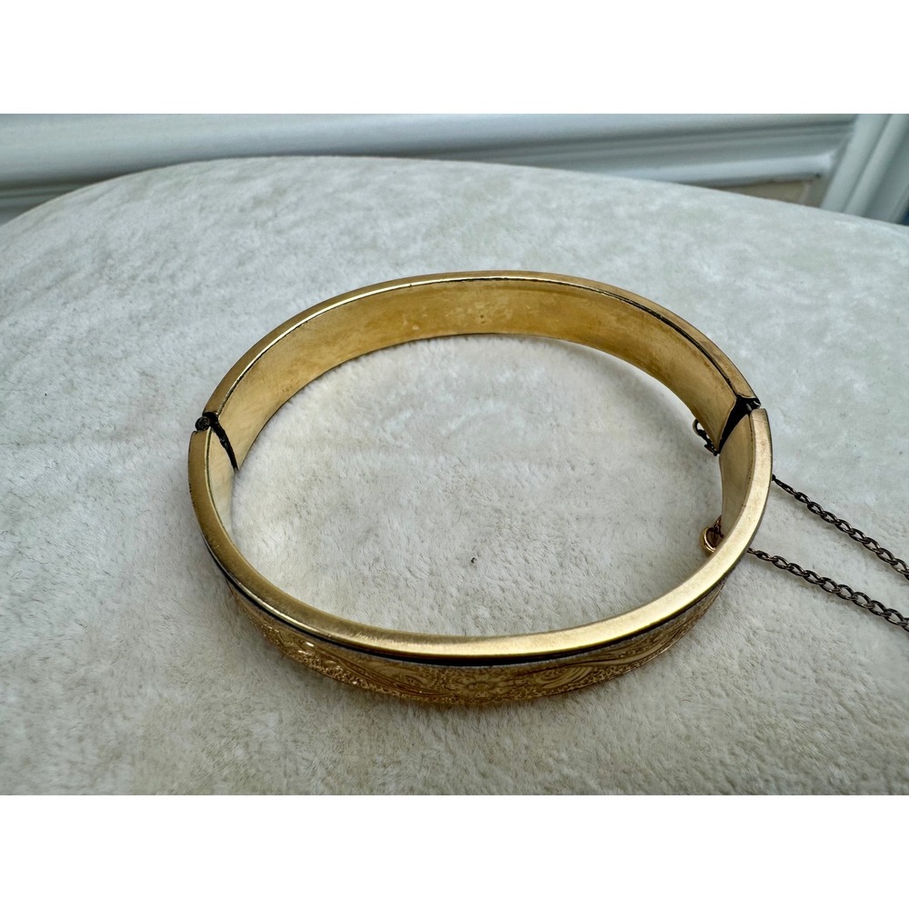 Krementz Vintage Gold Plated Etched Floral Hinged Bangle Bracelet Safety Chain - Picture 9 of 13